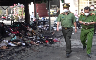 Video: Đại tá Đinh Văn Nơi đến hiện trường vụ cháy hơn 70 kiốt, thăm hỏi tiểu thương