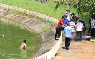 Video: Phát hiện bé trai chết dưới hồ nước trong khu dân cư