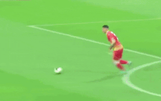 Video: Xem thủ môn tung cú sút từ cự ly 80m ghi bàn thắng đẹp mắt
