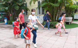Video: Trẻ mầm non ở Hà Nội trở lại trường sau hơn một năm nghỉ dịch