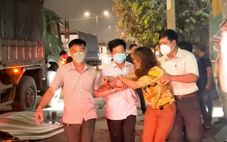 Video: Đau thấu trời hình ảnh 2 cha con tử vong trên đường đi học về sau tai nạn với xe tải
