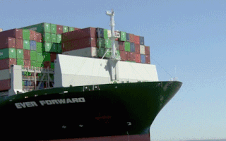 Video: Giải cứu thành công tàu container dài 335m, sau hơn 1 tháng bị mắc cạn
