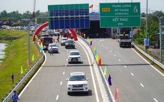 Video: Khánh thành cao tốc Trung Lương - Mỹ Thuận, ngày 30-4 cho xe chạy 2 chiều