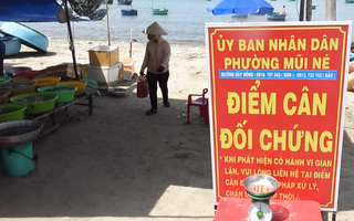 Video: Mua 2,1kg tôm hùm về cân lại chỉ có 1,6 kg, Mũi Né lập ngay điểm cân đối chứng