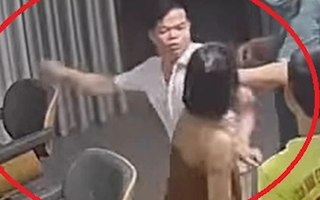 Video: Cách chức, cho thôi phục vụ đối với trung tá - phó công an phường đánh phụ nữ