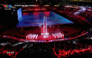 Video: Đã mắt với màn trình diễn ánh sáng trong lễ khai mạc SEA Games 31