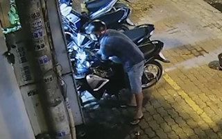 Video: Bẻ khóa, cắt xích trộm xe máy trong 40 giây