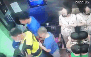 Video: Người đàn ông đánh phụ nữ đi chung thang máy nói 'do áp lực công việc nên thiếu kiểm soát’