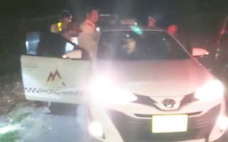 Video: Biên phòng, công an truy đuổi gần 50km bắt vụ vận chuyển ma túy bằng taxi