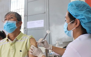 Video: TP.HCM tiêm vắc xin ngừa COVID-19 mũi nhắc lại cho những trường hợp nào?