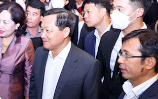 Video: Phó thủ tướng Lê Minh Khái trải nghiệm tại 'Ngày không tiền mặt' ở Hà Nội