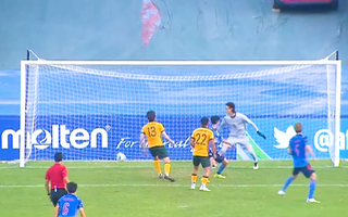 Video: Xem lại tình huống cầu thủ U23 Úc đá phản lưới nhà, U23 Nhật giành chiến thắng chung cuộc 3-0