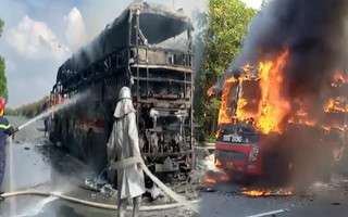 Video: 40 hành khách kịp thời thoát thân trước khi xe khách giường nằm cháy trơ khung