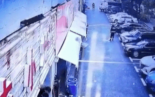 Video: Nổ nhà hàng, 1 lính cứu hỏa thiệt mạng, 13 người bị thương