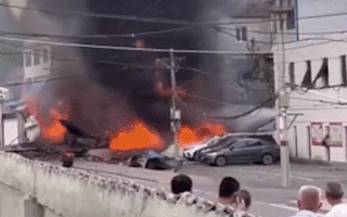 Video: Hiện trường máy bay quân sự rơi xuống khu dân cư, 3 người thương vong ở Trung Quốc