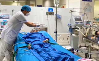 Video: 8 người ở Bắc Kạn bị ngộ độc nặng sau bữa ăn tối, 3 người phải thở bằng máy