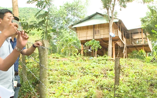 Video: Phó chủ tịch huyện lên tiếng vụ vợ chánh án huyện chiếm dụng đất rừng dựng nhà