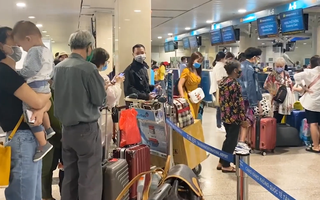 Video: Vé máy bay dịp Tết 2023 đang mở bán, có chặng tăng giá gấp đôi
