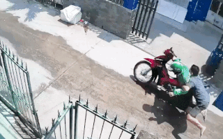 Video: Người dân truy đuổi, quật ngã kẻ trộm xe máy ở Gò Vấp