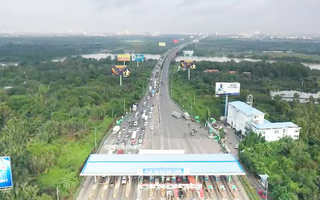 Video: Hình ảnh trong buổi sáng đầu tiên vận hành 100% thu phí tự động không dừng trên cao tốc