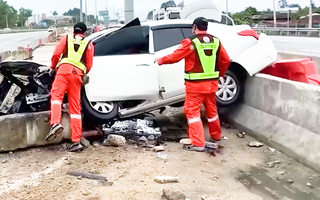 Video: Chuyện hi hữu, tài xế bị bỏ quên trên chiếc ô tô gặp nạn suốt 12 giờ ở đồn cảnh sát, khi phát hiện đã tử vong