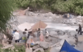 Video: Khoảnh khắc lũ quét tràn qua khu du lịch làm 7 người thiệt mạng