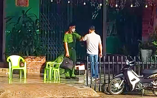 Video: Mâu thuẫn trong quán nhậu, một thanh niên bị đâm chết