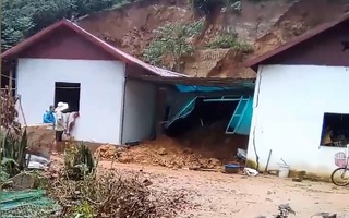 Video: Sập nhà do sạt lở đất khiến một phụ nữ tử vong ở Sơn La