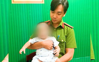 Video: Bé gái 8 tháng tuổi bị bỏ rơi trong vườn cao su ở Bình Phước