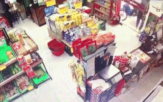 Video: Khoảnh khắc nghi phạm dùng súng cướp cửa hàng tiện lợi ở quận 12, hình ảnh vây bắt tại Biên Hòa