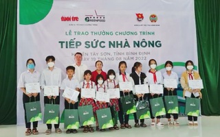 Tiếp sức nhà nông 2022: Trao thưởng cho con em nông dân học tập tốt