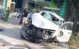Video: Xe ô tô tông chết 2 vợ chồng ở Nghệ An