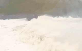Video: Những hình ảnh đầu tiên về siêu bão Hinnamnor càn quét Hàn Quốc