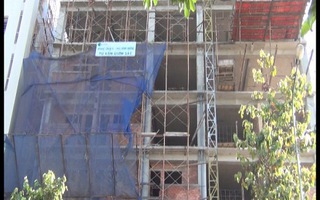 Đứt cáp khi thi công chung cư làm chết hai công nhân