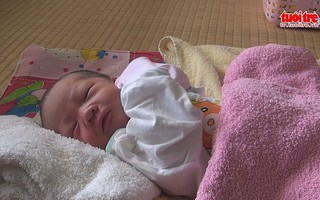 TIỀN GIANG: Bé trai sơ sinh 3 ngày tuổi bị bỏ rơi trên ghế đá