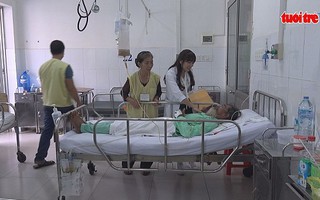Cứu sống hai bệnh nhân bị rắn cạp nia cắn