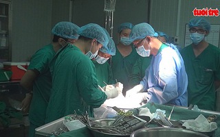 Bệnh viện Chợ Rẫy thực hiện hai ca ghép tạng xuyên Việt