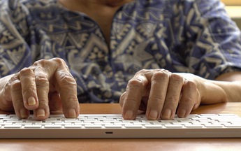 Thư của một bà già vừa bị hack Facebook