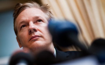 Wikileaks ai tiết lộ ai?