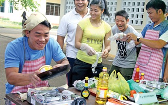 Khi tuyển thủ trổ tài nấu ăn