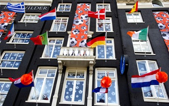 Hà Lan đón Euro sớm