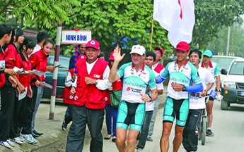 Cùng chạy với Pat Farmer