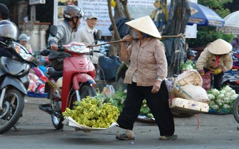 Tỉ giá và người nghèo