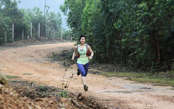 Cô gái “hạt tiêu” chinh phục Ironman 140.6