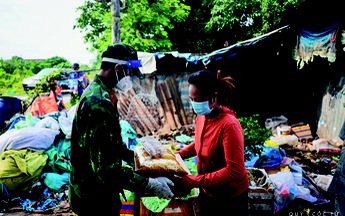 Ổ bánh mì giữa ngày phong tỏa