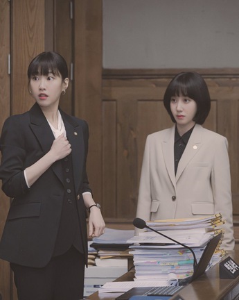 Phim 'Nữ luật sư kỳ lạ Woo Young Woo' làm tiếp phần 2, fan phản ứng ra sao?