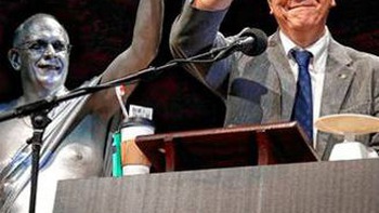 Giải Ig Nobel 2019 trị giá “khủng”: 10 ngàn tỷ đô la... Zimbabwe!