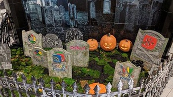 Đón Halloween "có tâm", Google dựng bia đá tưởng nhớ các ứng dụng "quá cố"