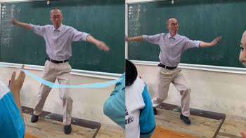 TS Lê Bá Khánh Trình múa phụ họa cho học sinh hát bài "Bụi phấn"