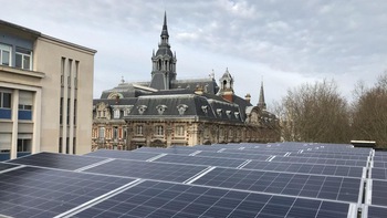 Pháp: gắn pin mặt trời nhưng quên… đấu nối!